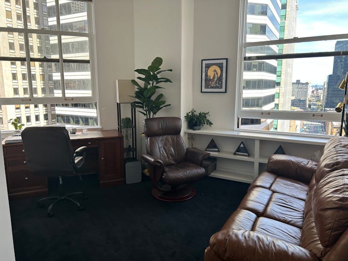 Get Together Comfortably with Gorgeous Views in Downtown San Francisco - Image 4