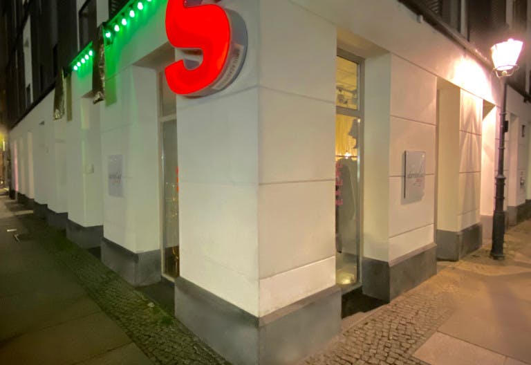 Strategic Retail Space in Berlin-Mitte - Image 0