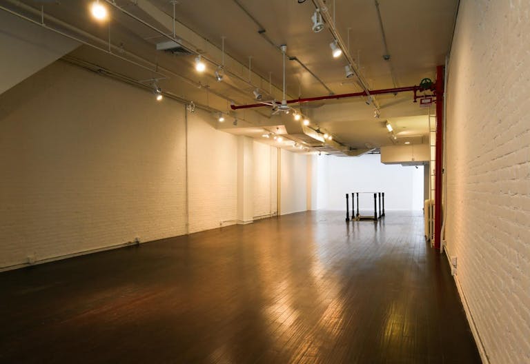 Classic Shop in West Soho - Image 4