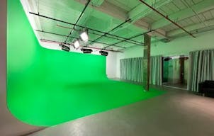 Full Venue: 15,000 sq ft with a Large Event Space + 5 Breakout Rooms in Greenpoint, Brooklyn - Image 7