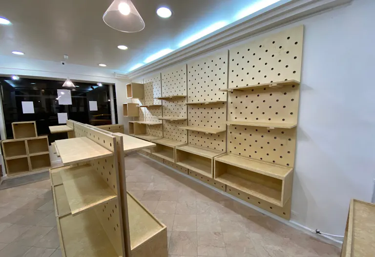 Premium Boutique in Opera - Image 4