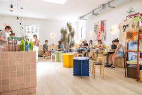 1000 square feet of ground floor cafe space and a kitchen equipped - Image 0