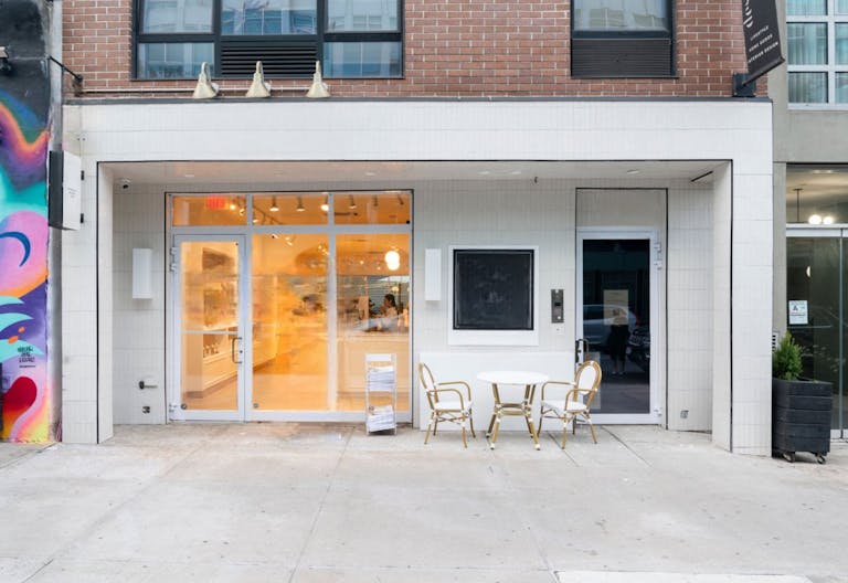 The Perfect Canvas: Elegant, Sun-Filled Space in North Williamsburg - Image 0