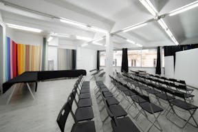 Un showroom 100% modulable dans le haut-Marais avec des volumes industriels. - Image 26