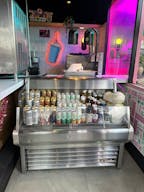 Prime corner space on Melrose - best pop up space in LA. - Image 6