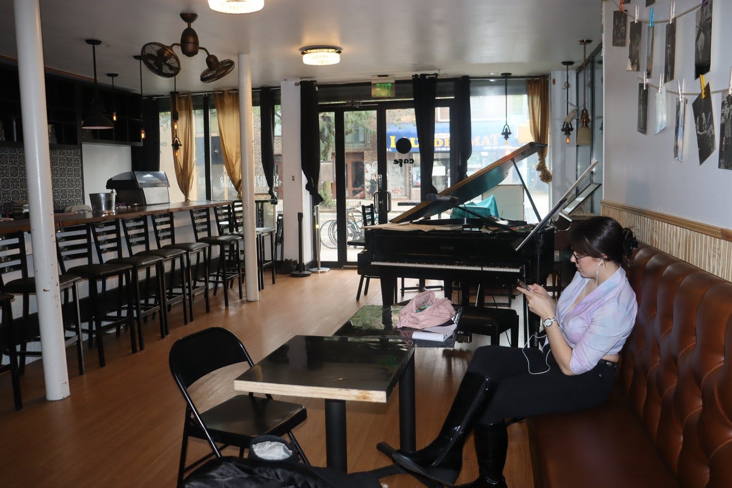 Intimate Cafe and Bar Space in the Lower East Side