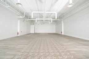 Unique Space in a Mall - Image 7