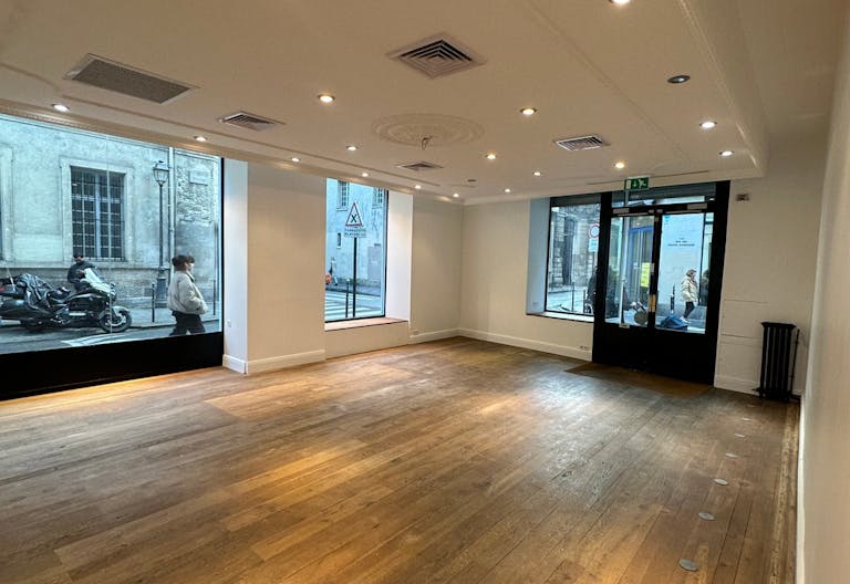 Pop-up store angle en plein coeur du Marais - Image 1