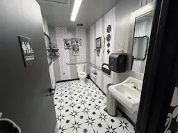 Unique Stylish Upscale Salon In Torrance - Image 5