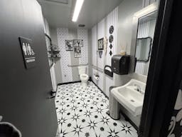 Unique Stylish Upscale Salon In Torrance - Image 5