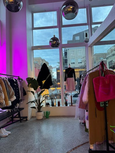 Capitol Hill Retail store share space - Image 2