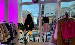 Capitol Hill Retail store share space - Image 2