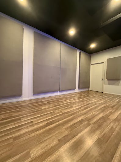 Modern Outer Space Premium Hollywood Multi-Purpose Creative Studio - Image 3