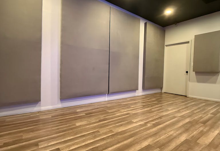 Modern Outer Space Premium Hollywood Multi-Purpose Creative Studio - Image 3