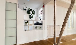 Splendid showroom rue Saint Honoré - Place Vendôme, in the heart of Paris fashion & culture district. - Image 5