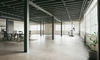 Gorgeous Daylight Studio With Attached Prop House (Hot Set Props) - Image 0