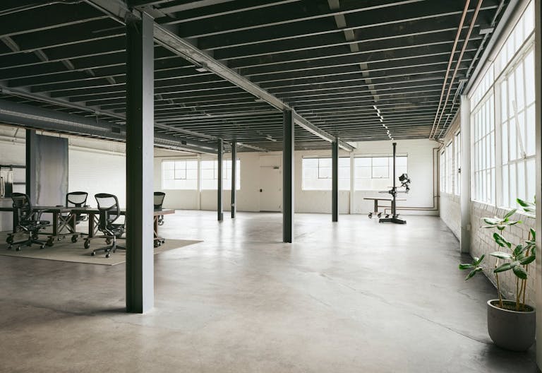 Gorgeous Daylight Studio With Attached Prop House (Hot Set Props) - Image 0