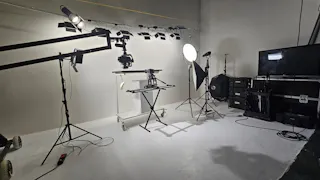 Studio Photo Vidéo Entièrement équipé Disponible à la Location dans la Région Parisienne - Image 0