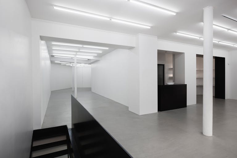 Magnificent art gallery in the heart of Haut Marais, PARIS 3rd - Image 2