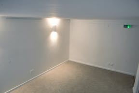 showroom, galerie spacieuse et lumineuse/ vitrine 6 m lineaire au coeur du marais - Image 7