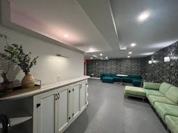 Intimate, Private Luxe Gallery Lounge - Image 8