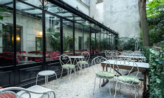 Château Showroom in Montmartre - Image 8