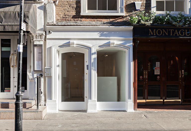 Exclusive Townhouse Rental in the Heart of London - Image 0