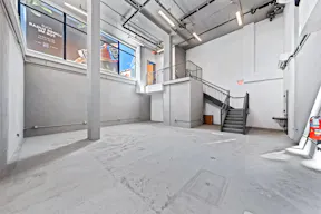 Prime Williamsburg (Kent Avenue-Domino Park) Pop-up Store/ Art Gallery - Image 2