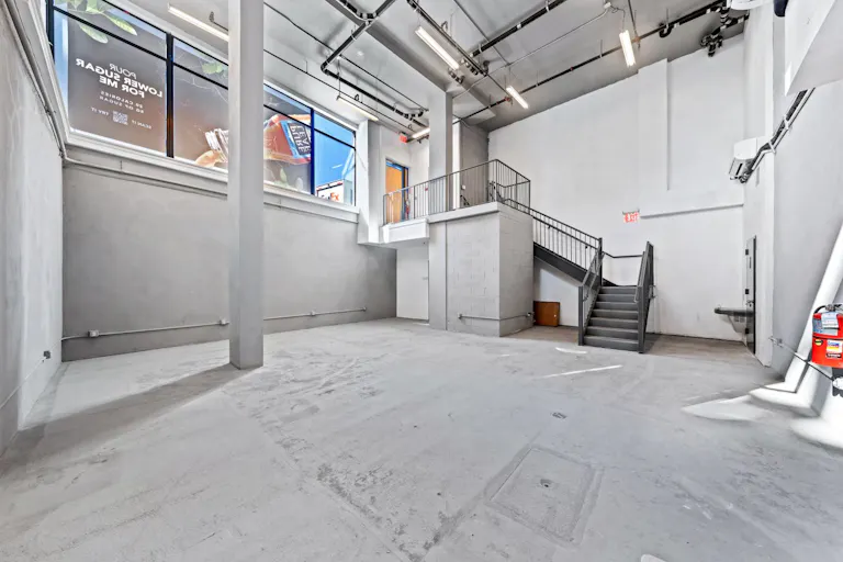 Prime Williamsburg (Kent Avenue-Domino Park) Pop-up Store/ Art Gallery - Image 2