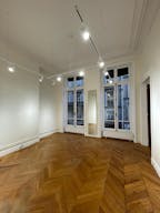 Rue Cambon 200 m2 newly renovated showroom perfect for Fashion Week - Image 1