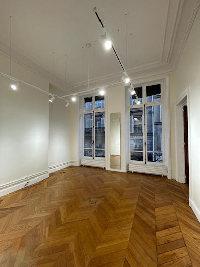 Rue Cambon 200 m2 newly renovated showroom perfect for Fashion Week - Image 1