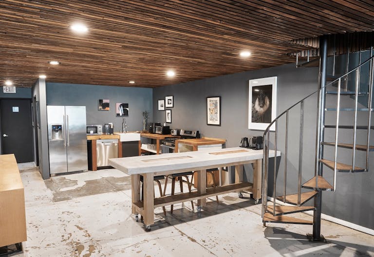 East LA's Premier Photo Studio - Image 4