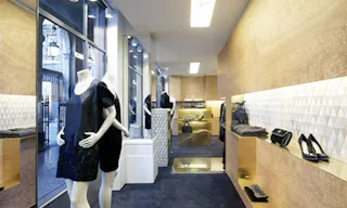 Stunning Shop of 204m2 - Jardins du Palais Royal Paris - Image 4