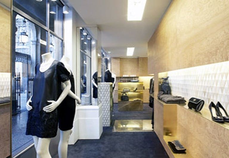 Stunning Shop of 204m2 - Jardins du Palais Royal Paris - Image 4