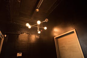 DTLA Grand Loft with High Ceilings - Image 27