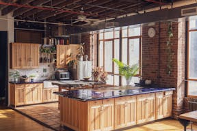 Unique Industrial Loft/ Photo Studio w/ amazing Kitchen & Bathroom - Image 1
