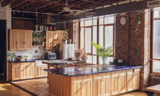 Unique Industrial Loft/ Photo Studio w/ amazing Kitchen & Bathroom - Image 1