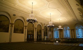 Beautiful Wall Street Space - Image 3