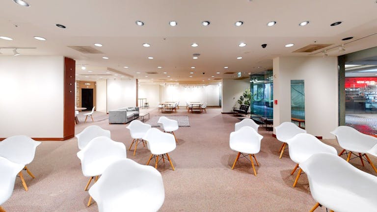 Gorgeous Downtown Modern Space - Image 2