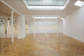 Premium Space In R�publique - Image 10