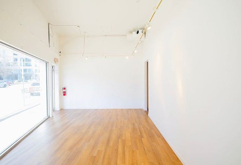 Loma Gallery - Image 1