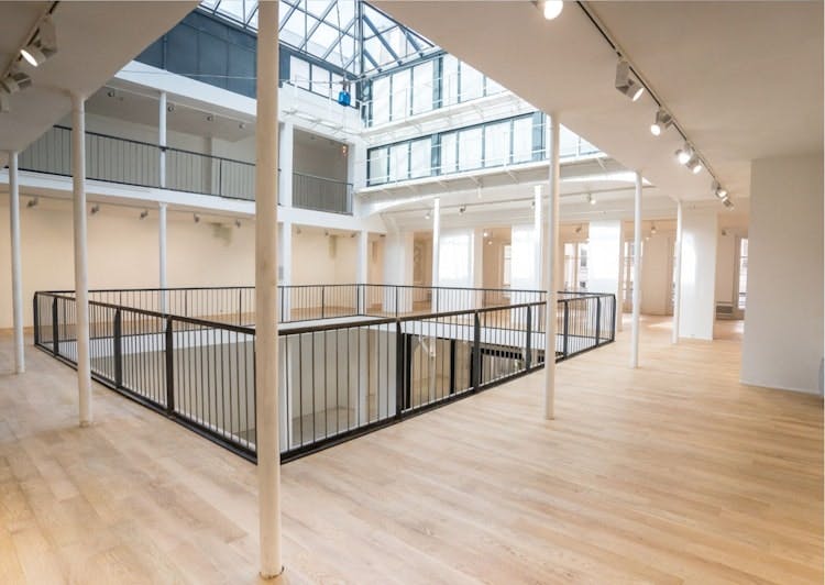 1,200 sqm Grand Showroom on Rue Saint-Merri, Paris