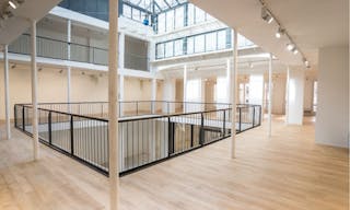 Rue Saint Merri Grand Showroom - Image 6