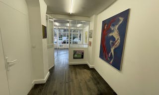 Spacious and bright Gallery Space - Image 15