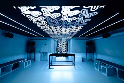 Espace évènementiel / Studio Photo avec écran LED immersif géant et système son Audiophile Paris 9ème - Image 0