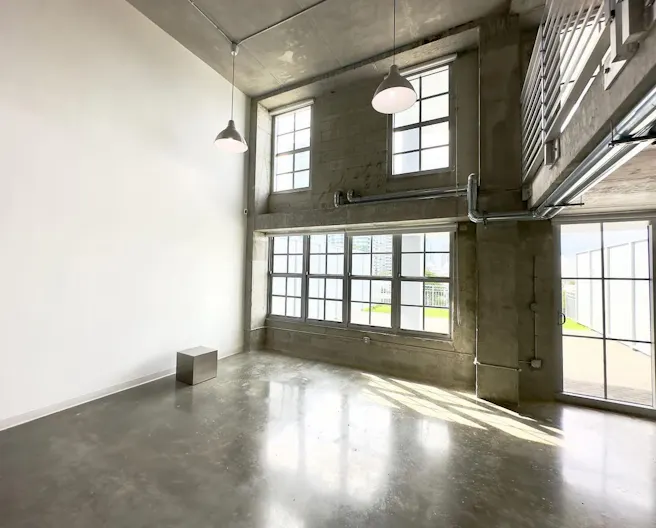 Industrial Daylight Loft in Wynwood with Natural Light & Huge Outdoor Rooftop with view - Image 4