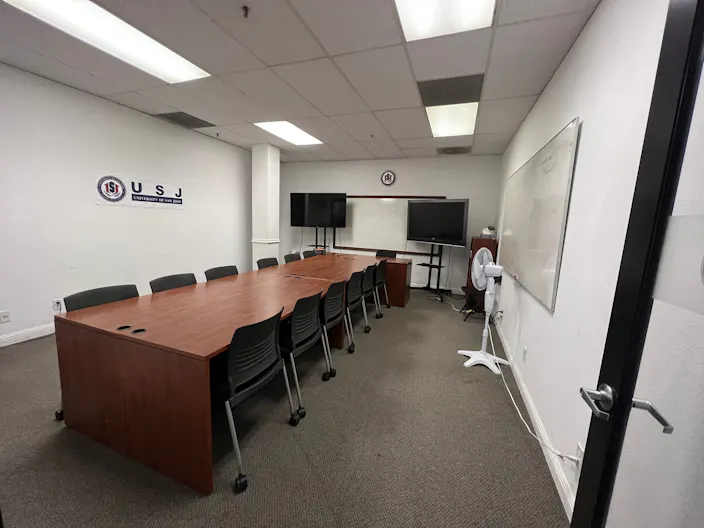 Spacious , quiet and clean room 124 at University of San Jose - Image 0