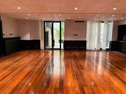 Retail space near Champs-�lys�es - Image 2