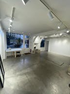 Pop-up boutique in Le Marais - Image 6