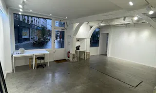 Pop-up boutique in Le Marais - Image 6